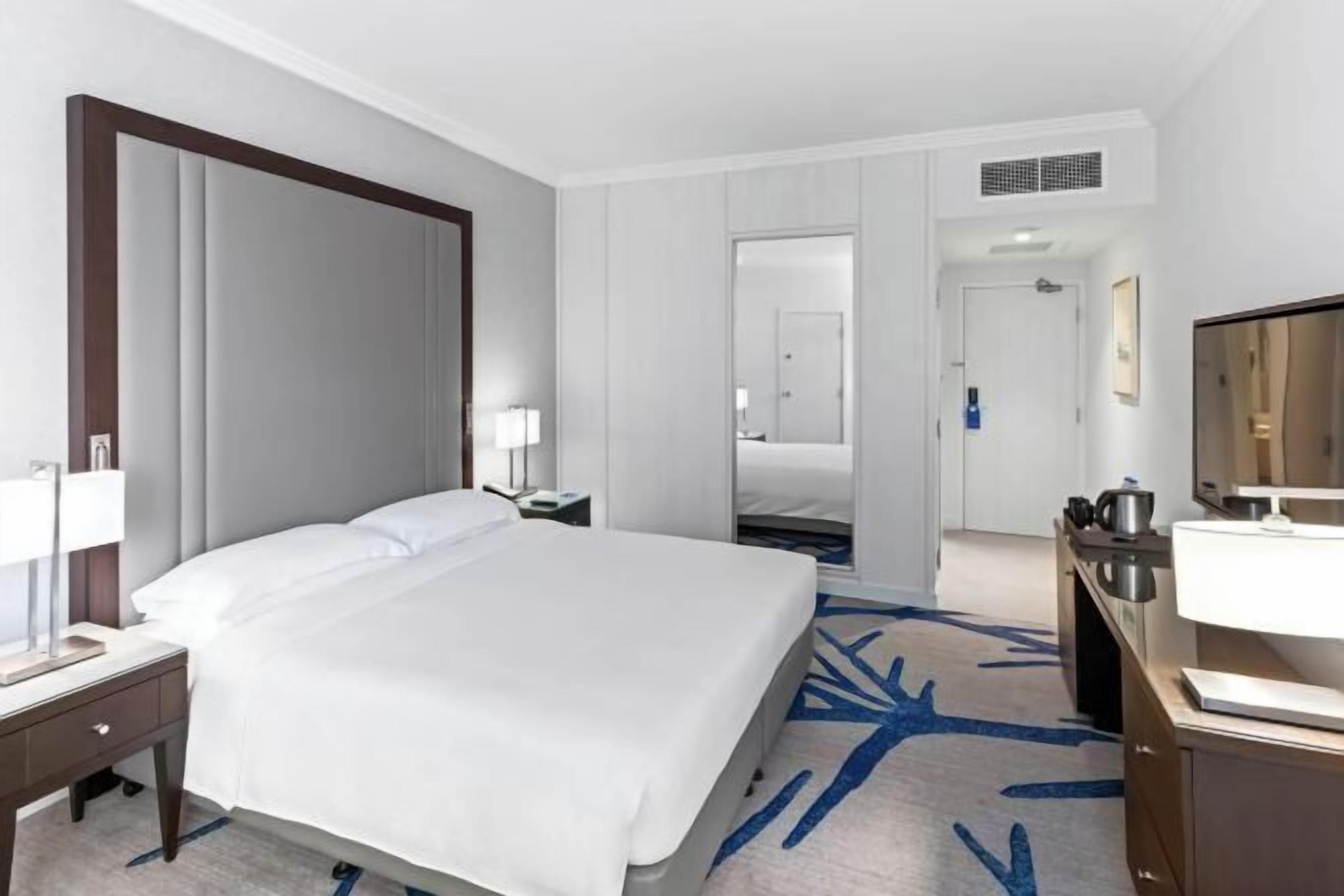 1 bedroom, down comforters, minibar, in-room safe