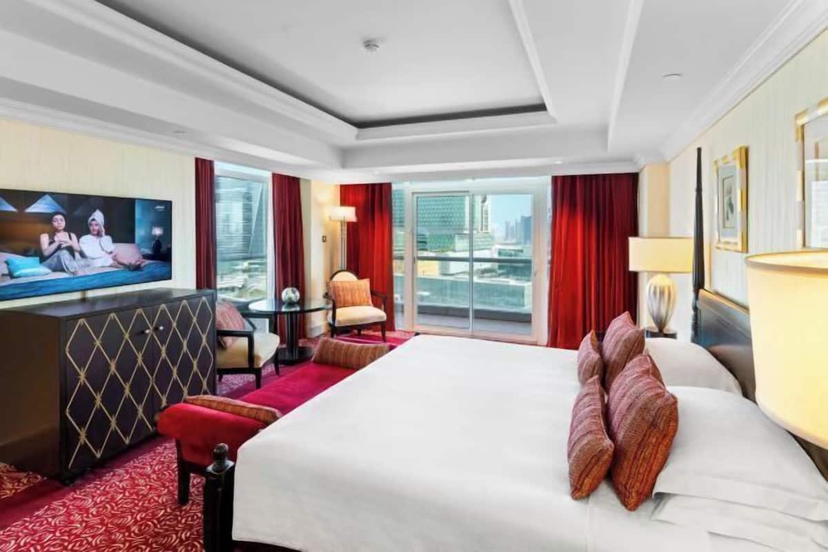 1 bedroom, down duvets, minibar, in-room safe