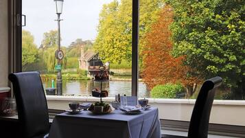 Tägliches inbegriffenes großes Frühstück