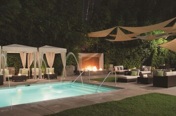 Outdoor pool, sun loungers