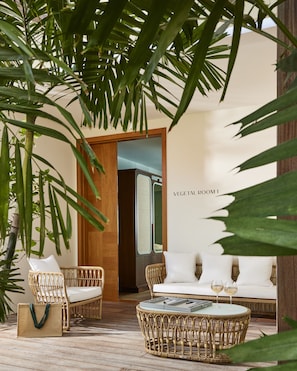 Room (Vegetal)