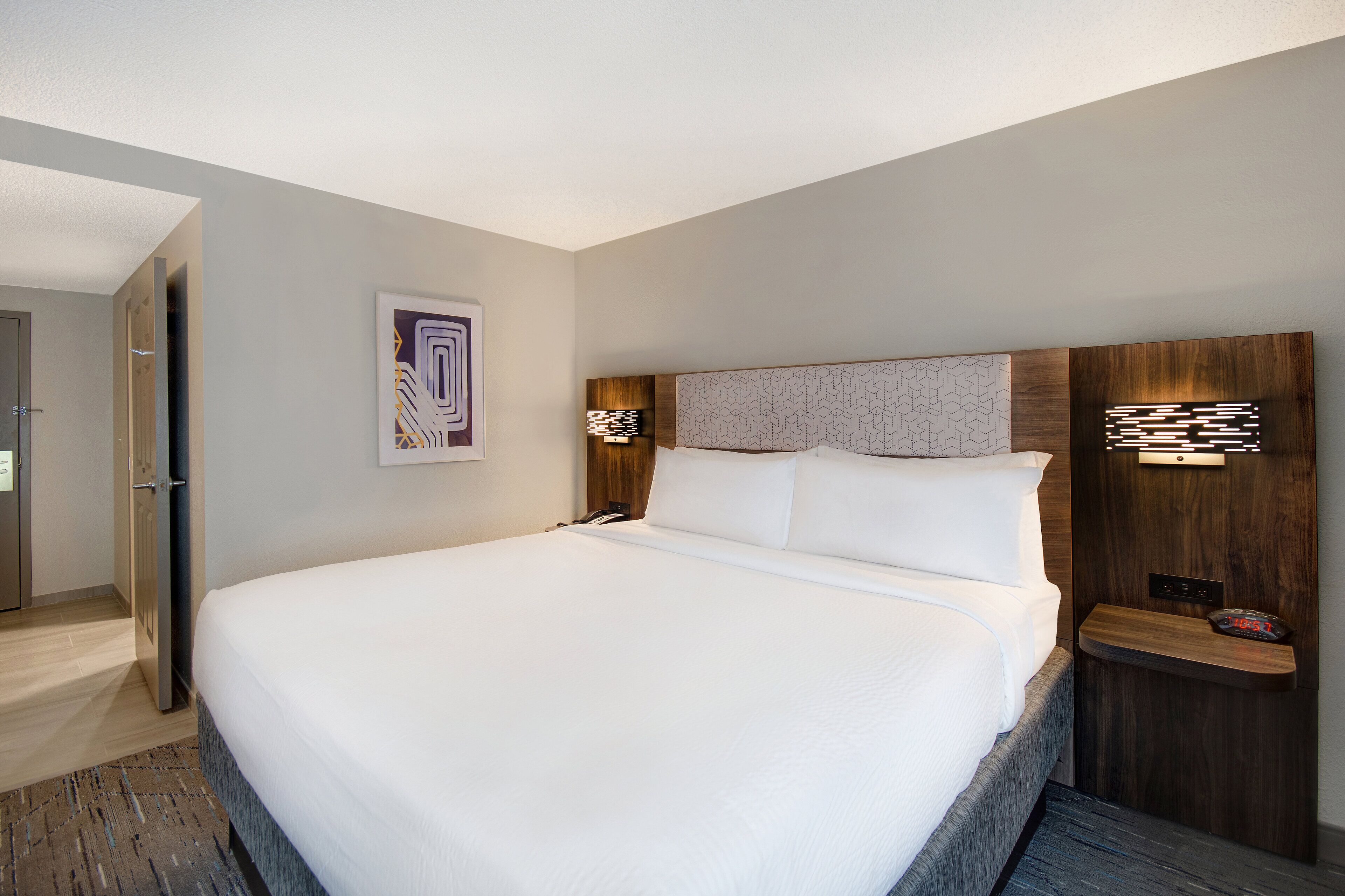 premium bedding, in-room safe, desk, laptop workspace