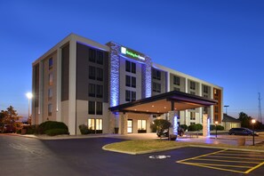 Exterior - Holiday Inn Express Rochester - University Area by IHG (Rochester)