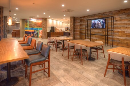 Clarion Pointe Downtown Gatlinburg - Image 9
