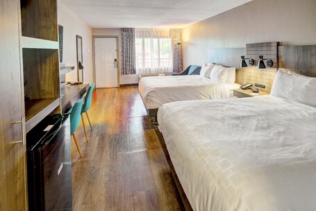 Clarion Pointe Downtown Gatlinburg - Image 26