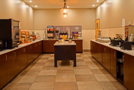 Clarion Pointe Downtown Gatlinburg - Image 17