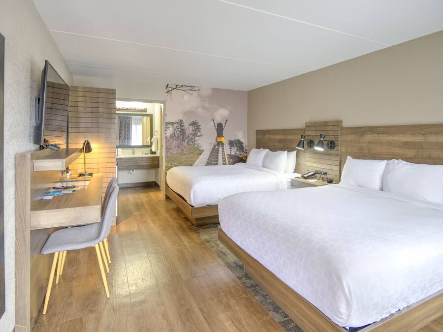 Skrivebord, skrivebord for bærbar PC og blendingsgardiner