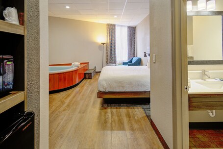 Clarion Pointe Downtown Gatlinburg - Image 41