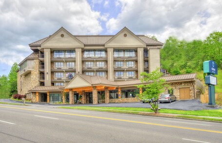 Clarion Pointe Downtown Gatlinburg - Image 22