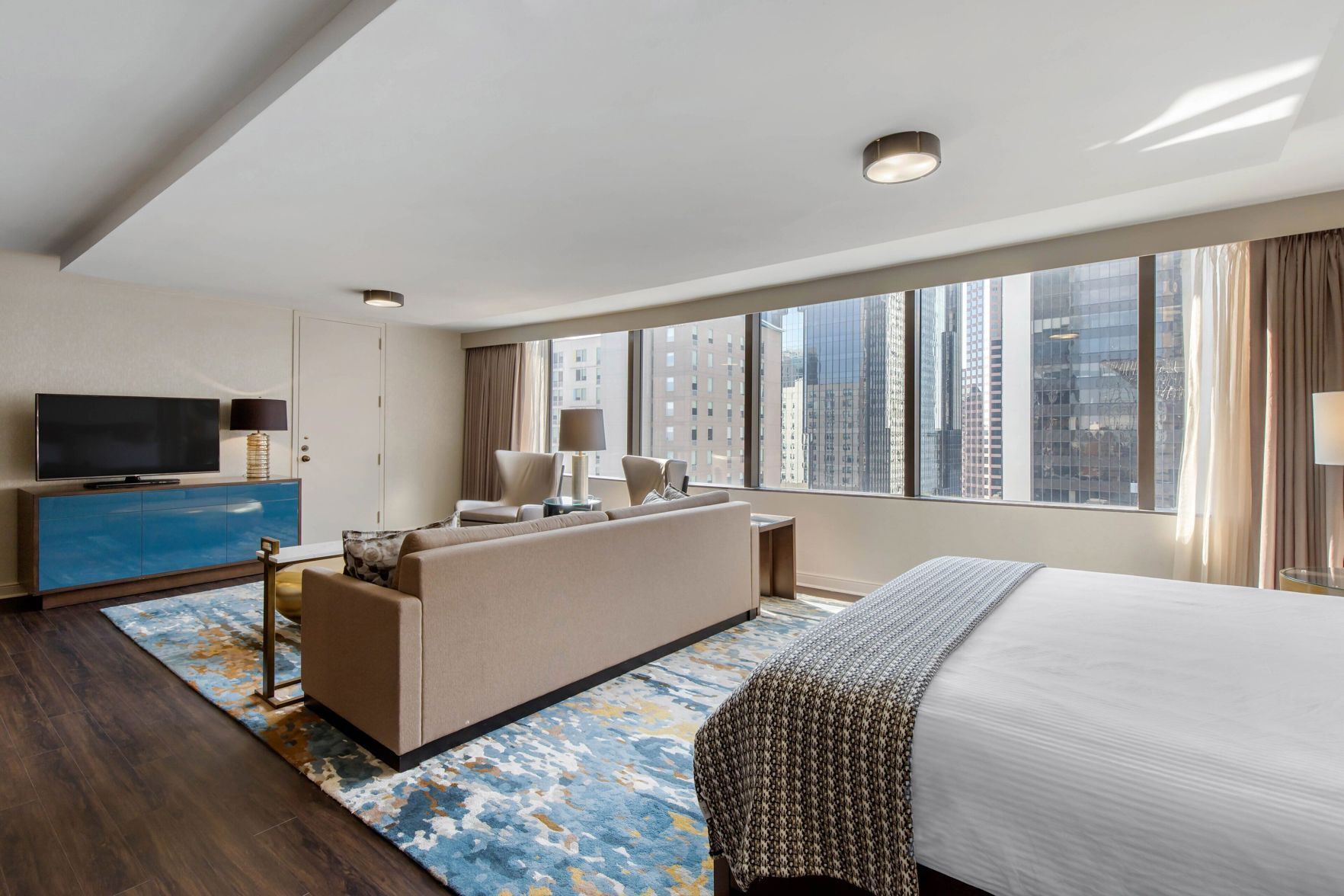 Premium bedding, pillowtop beds, minibar, in-room safe