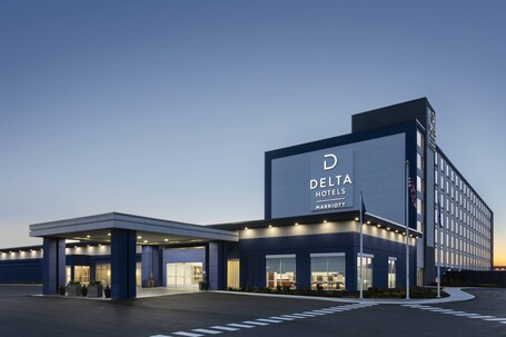 Delta Hotels by Marriott Indianapolis Airport - Image 3