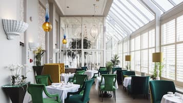 Ocean views, serves lunch and dinner