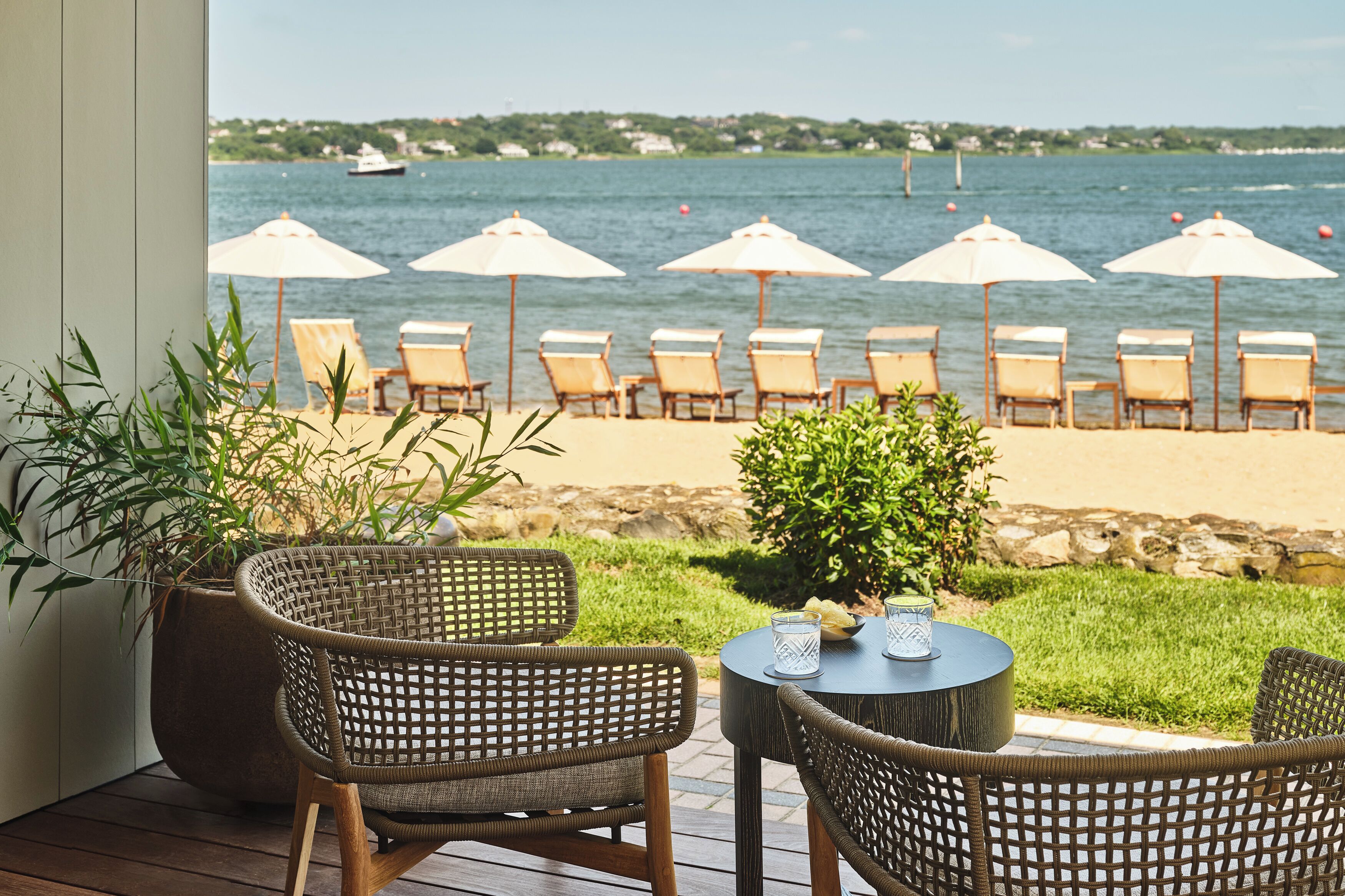 Private beach, beach towels, kayaking, fishing