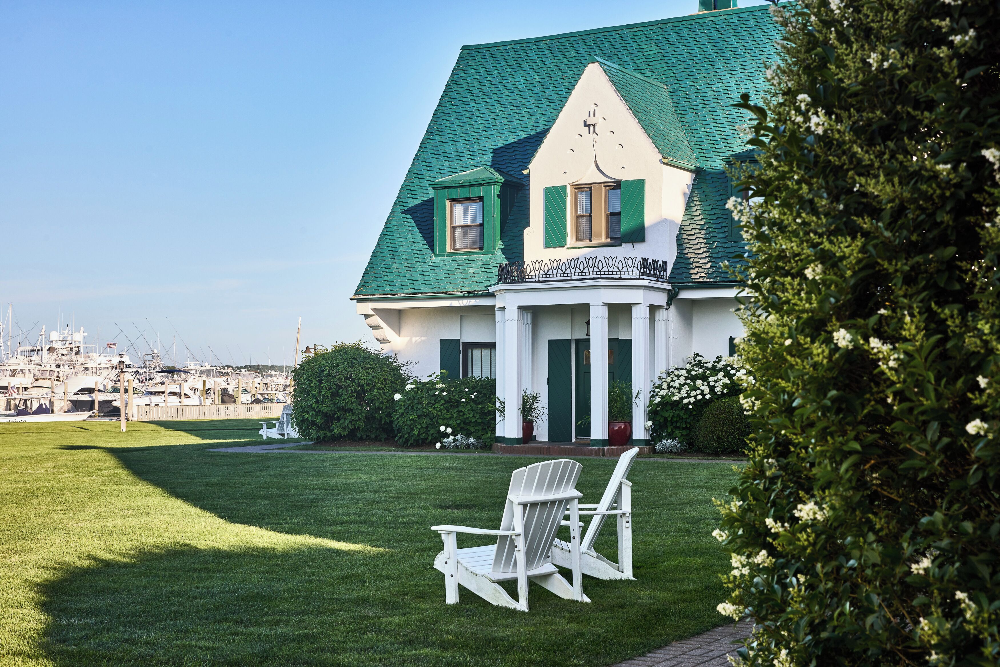 premium bedding, down duvets, minibar, in-room safe