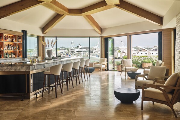 2 restaurants, breakfast served - Montauk Yacht Club (Montauk)