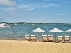 Private beach, beach towels, kayaking, fishing