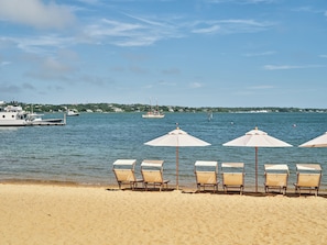 Private beach, beach towels, kayaking, fishing