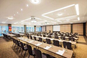 Meeting facility - Lindner Hotel Dusseldorf Airport, part of JdV by Hyatt (Düsseldorf)