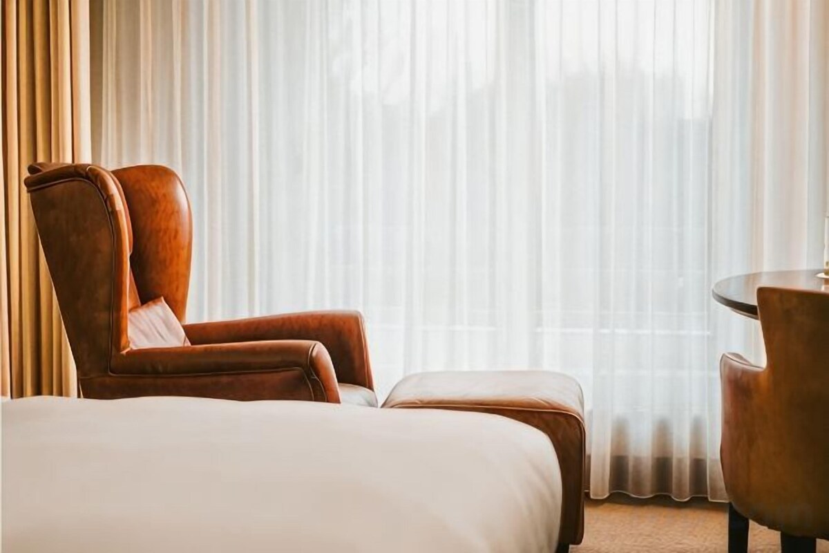 Hypo-allergenic bedding available, minibar, in-room safe, desk