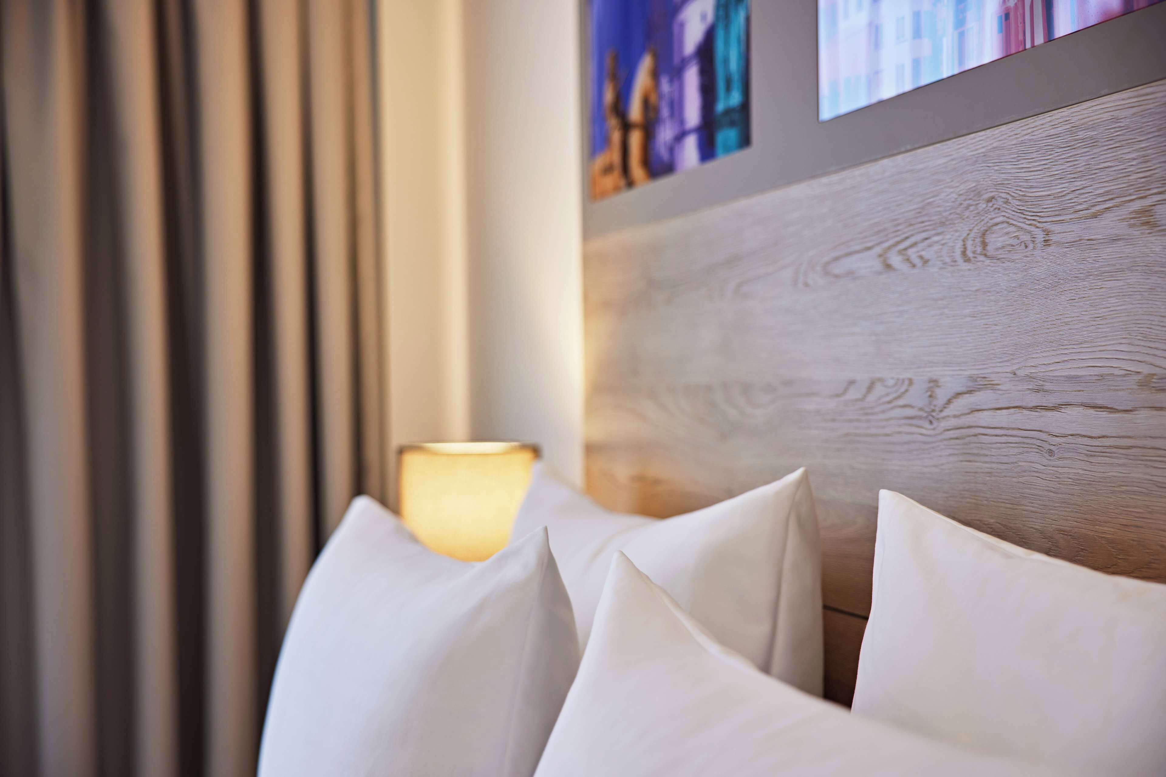 hypo-allergenic bedding, minibar, in-room safe, desk