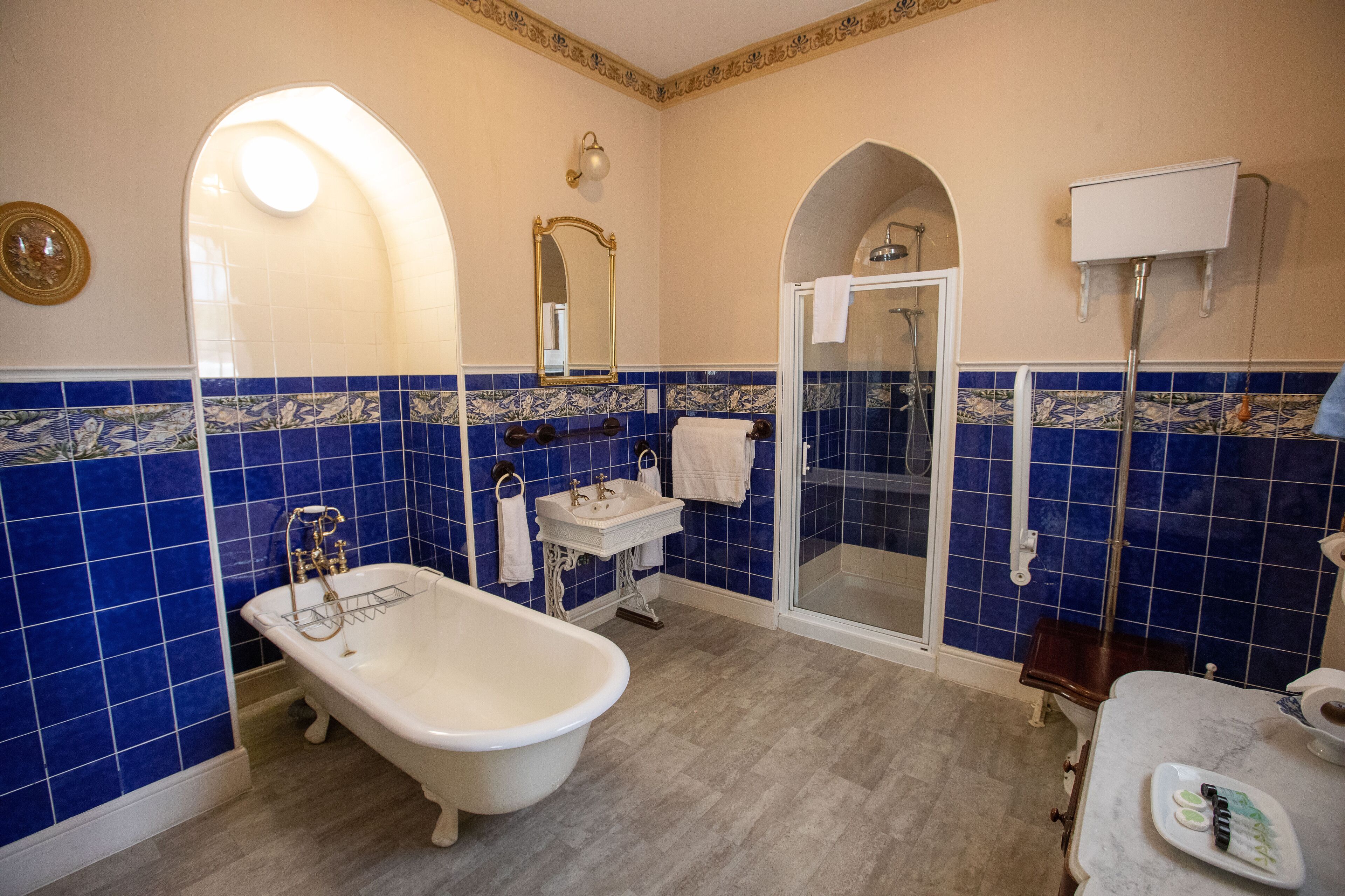 superior double room | bathroom | free toiletries, hair dryer, towels
