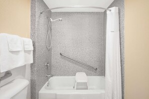 Salle de bain accessible aux personnes à mobilité réduite