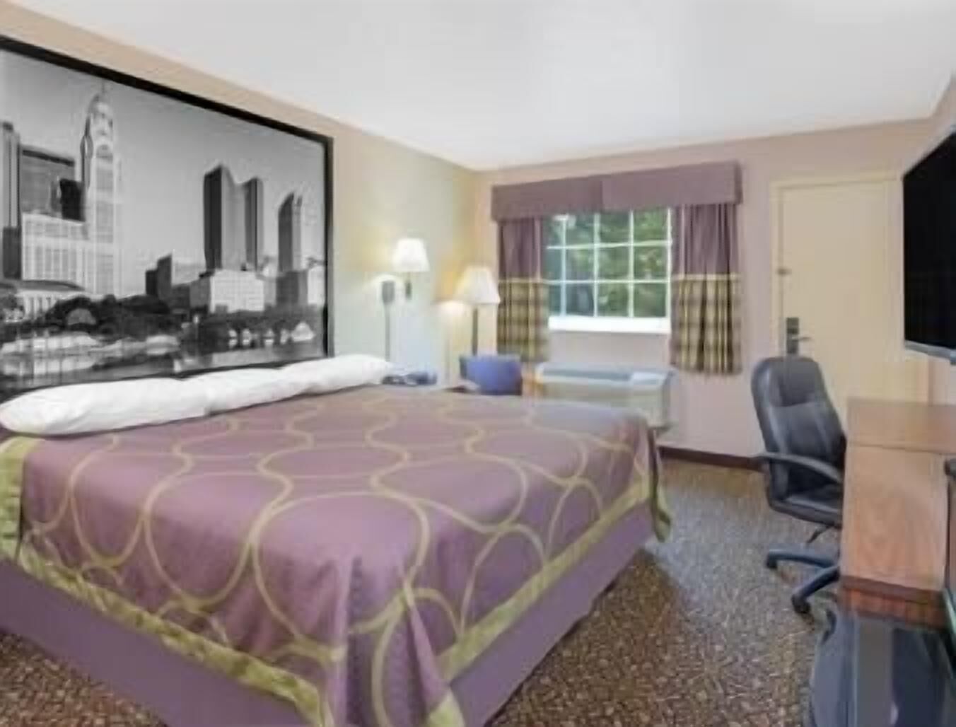 Desk, iron/ironing board, free WiFi, bed sheets