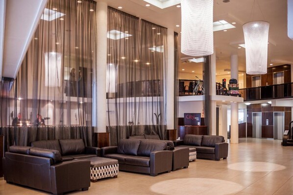 Lobby-lounge