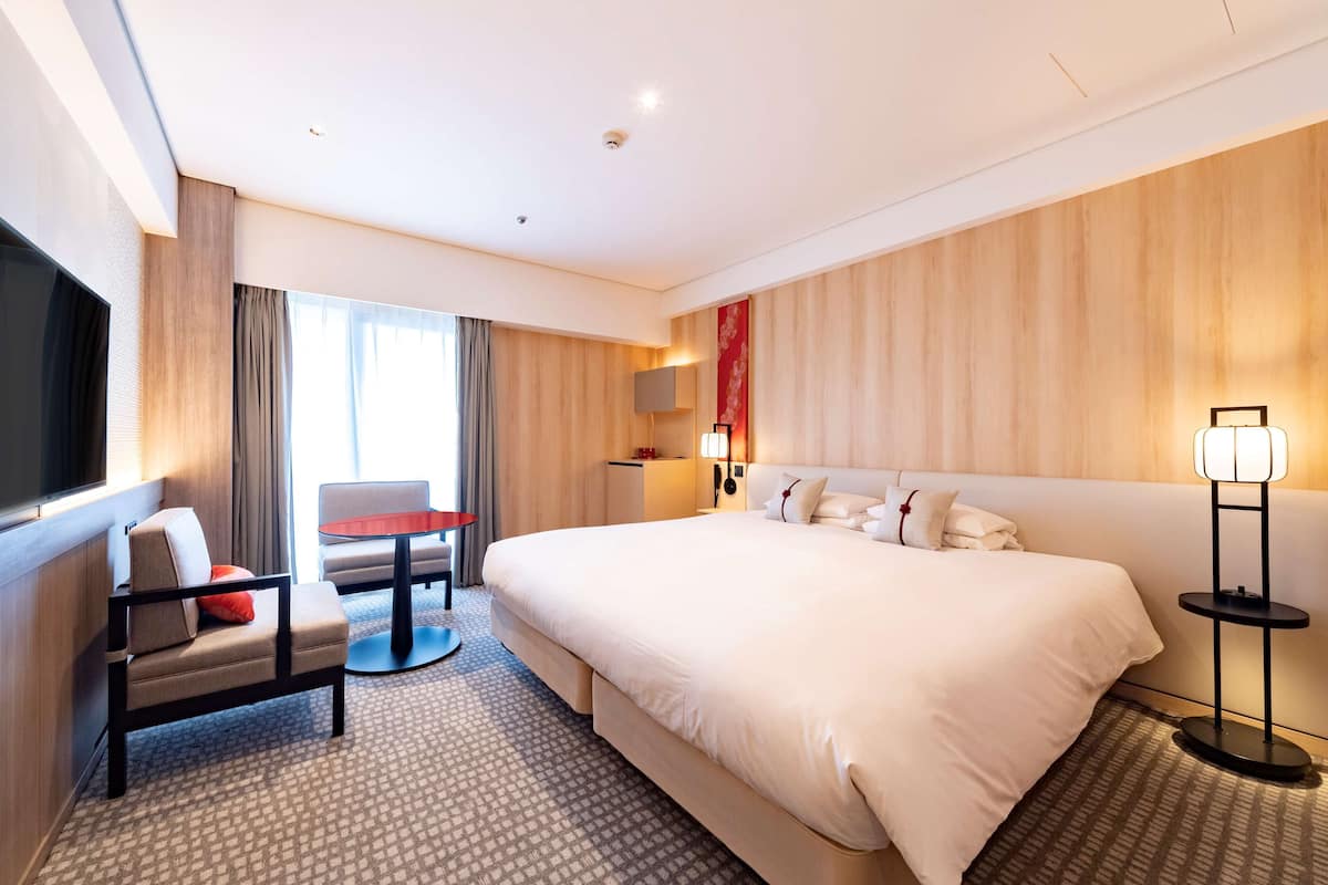 Concept King Room, Non Smoking (gym access, shuttle bus from Kyoto St) | Hypo-allergenic bedding, down comforters, in-room safe, desk
