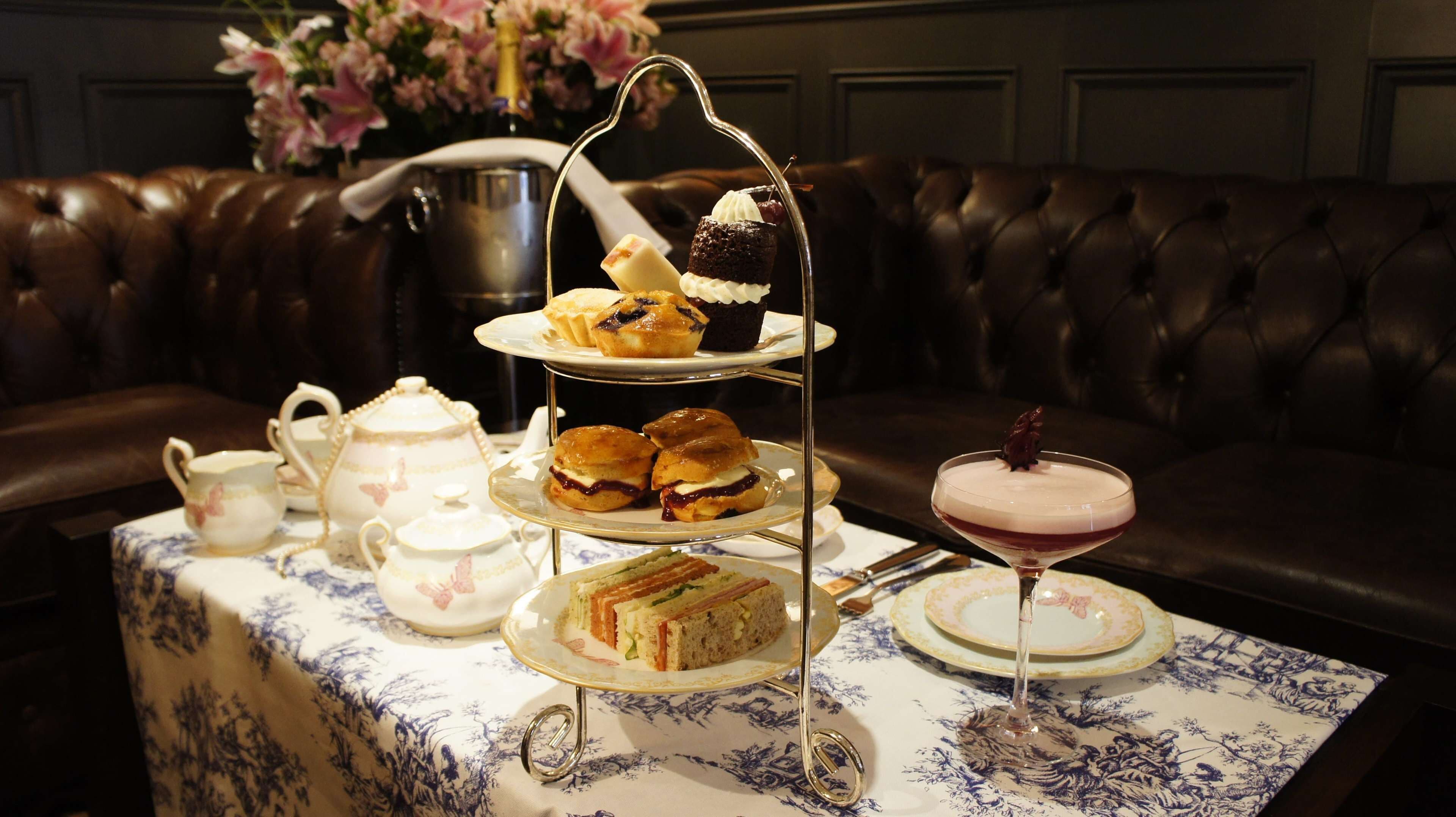 breakfast, lunch and dinner served