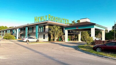 Days Inn by Wyndham Eglin AFB