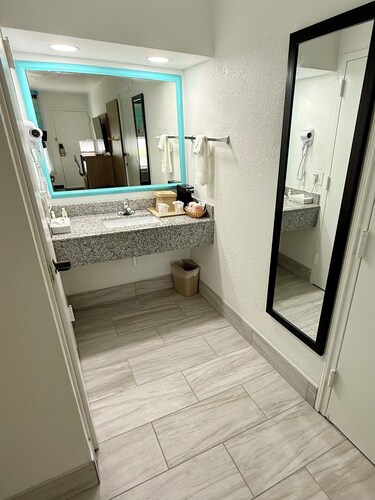 Days Inn by Wyndham Eglin AFB