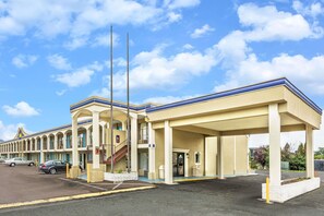 Exterior - Days Inn by Wyndham Ashland (Ashland)
