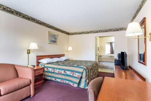 Desk, blackout drapes, iron/ironing board, free WiFi