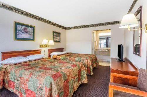 Desk, blackout drapes, iron/ironing board, free WiFi