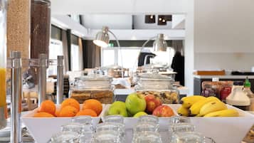 Daily buffet breakfast for a fee