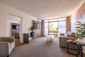 Premium-Zimmer, 1 King-Bett | Schreibtisch, Verdunkelungsvorhänge, Bügeleisen/Bügelbrett