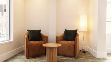 Sala de estar en el lobby