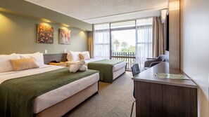 Superior-Zweibettzimmer | Schreibtisch, Verdunkelungsvorhänge, Bügeleisen/Bügelbrett