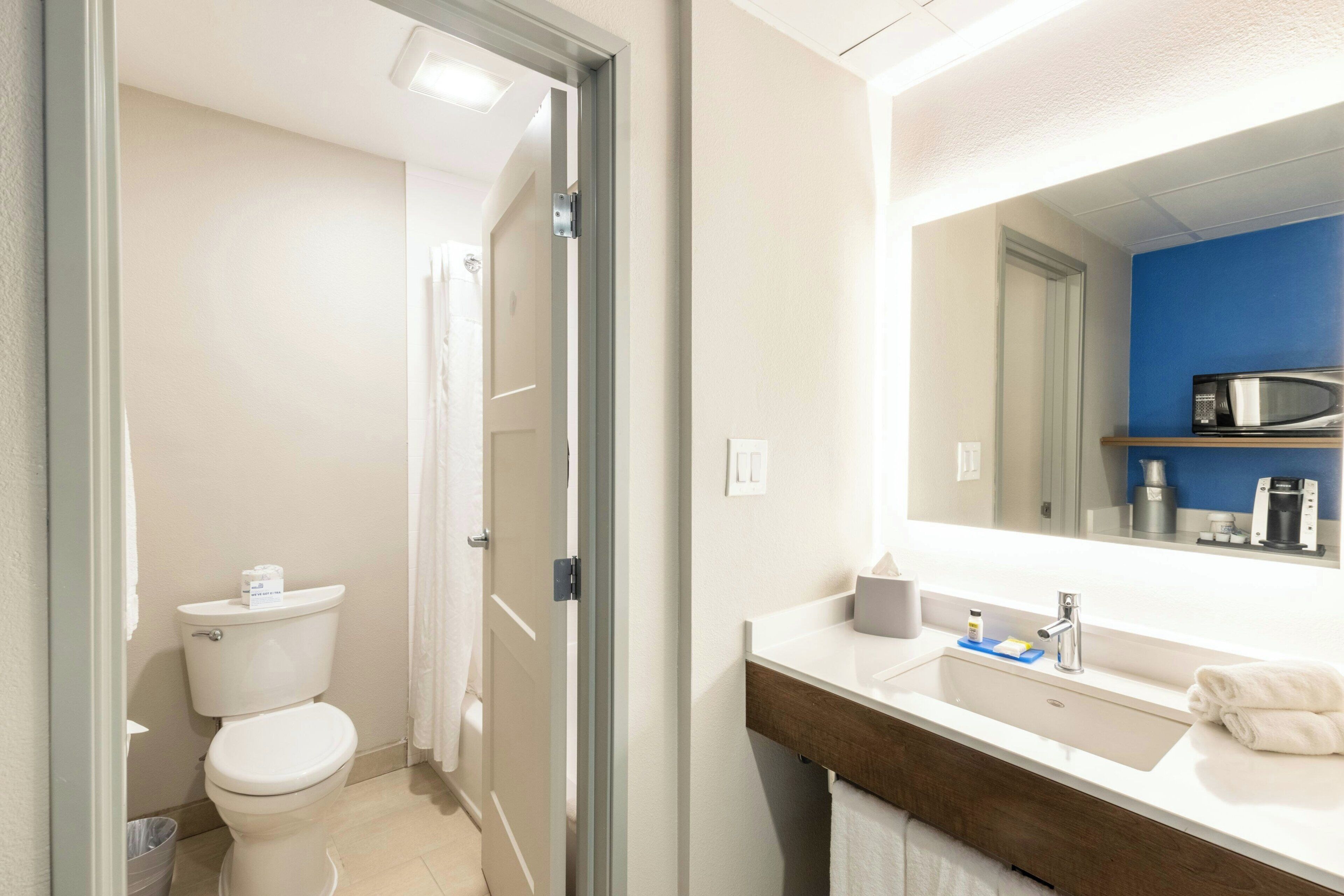 Photo - Holiday Inn Express Anaheim West by IHG