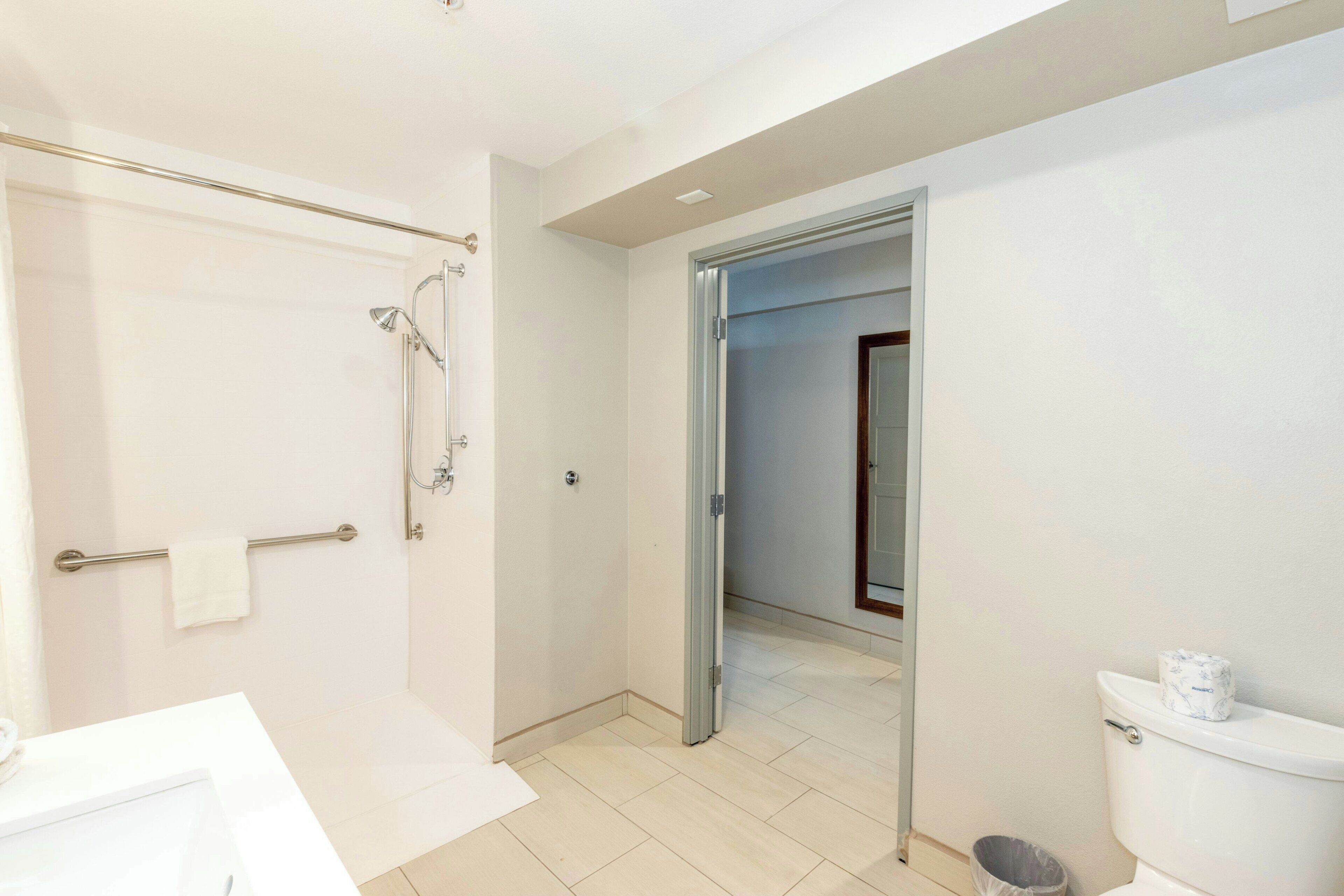 Photo - Holiday Inn Express Anaheim West by IHG
