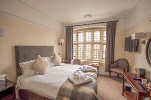 Classic Double Room | Iron/ironing board, free WiFi, bed sheets, alarm clocks