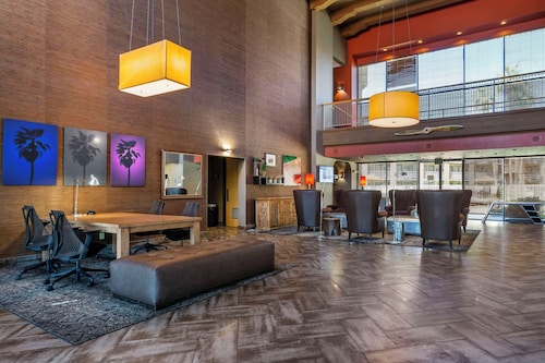 Best Western Plus Scottsdale Thunderbird Suites
