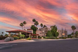 Exterior - Best Western Plus Scottsdale Thunderbird Suites (Scottsdale)