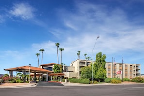 Exterior - Best Western Plus Scottsdale Thunderbird Suites (Scottsdale)