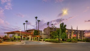 Exterior - Best Western Plus Scottsdale Thunderbird Suites (Scottsdale)