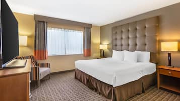 Suite, 1 Tempat Tidur King, Bebas Asap Rokok | Seprai premium, bantalan ekstra lembut, brankas, dan meja kerja