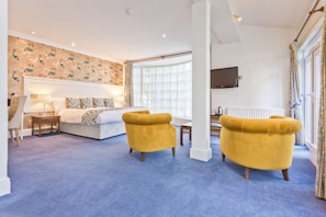 Suite Studio Junior, patio, vue jardin | Literie hypoallergénique, décoration personnalisée
