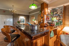 Bar (in der Unterkunft)