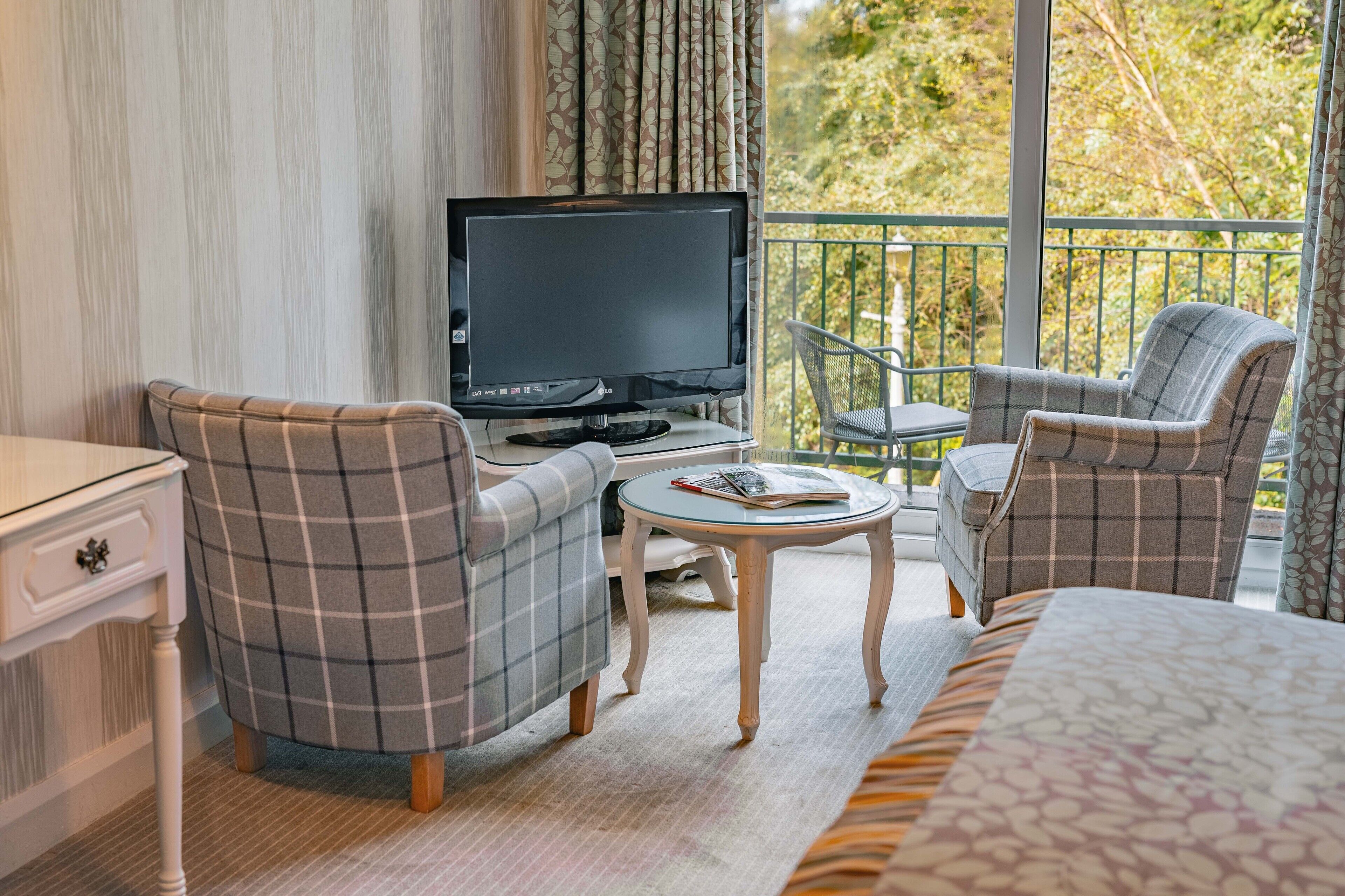 superior garden double with balcony | living area | flat-screen tv